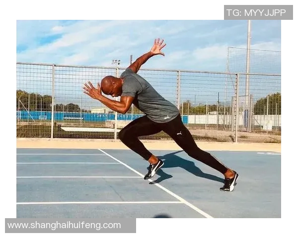 足球球星雕像摆件收藏装饰艺术品彰显运动精神与荣耀风采